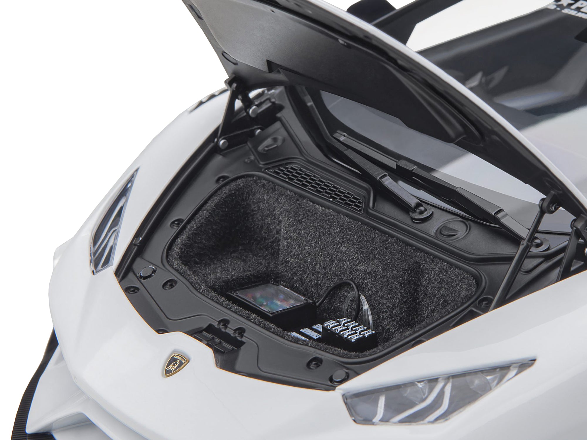 Lamborghini Huracan GT "LB-Silhouette Works" White with Black 1/18 Model Car by Autoart - image 3