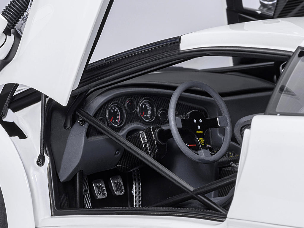 Lamborghini Diablo GTR Impact White 1/18 Model Car by Autoart - image 4