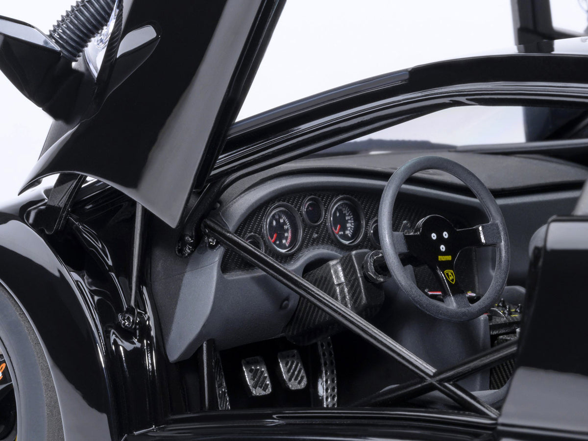 Lamborghini Diablo GTR Deep Black 1/18 Model Car by Autoart - image 4