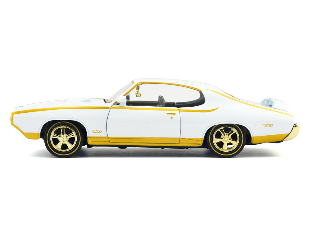 1969 Pontiac GTO Judge White Metallic with Gold Stripes "Luxe Legends" Series 1/24 Diecast Model Car by Motormax - image 2