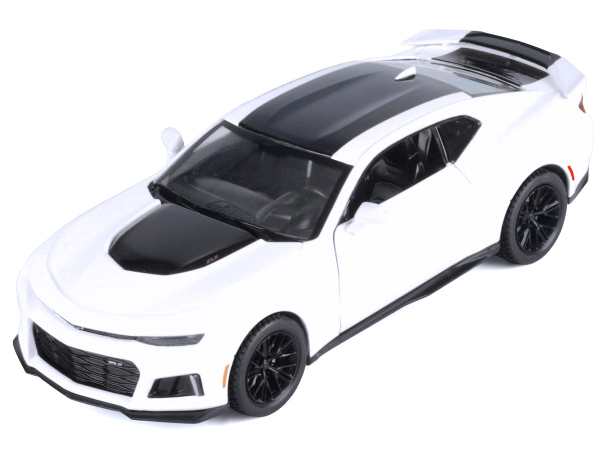 2017 Chevrolet Camaro ZL1 White 1/24 Diecast Model Car by Motormax - image 3