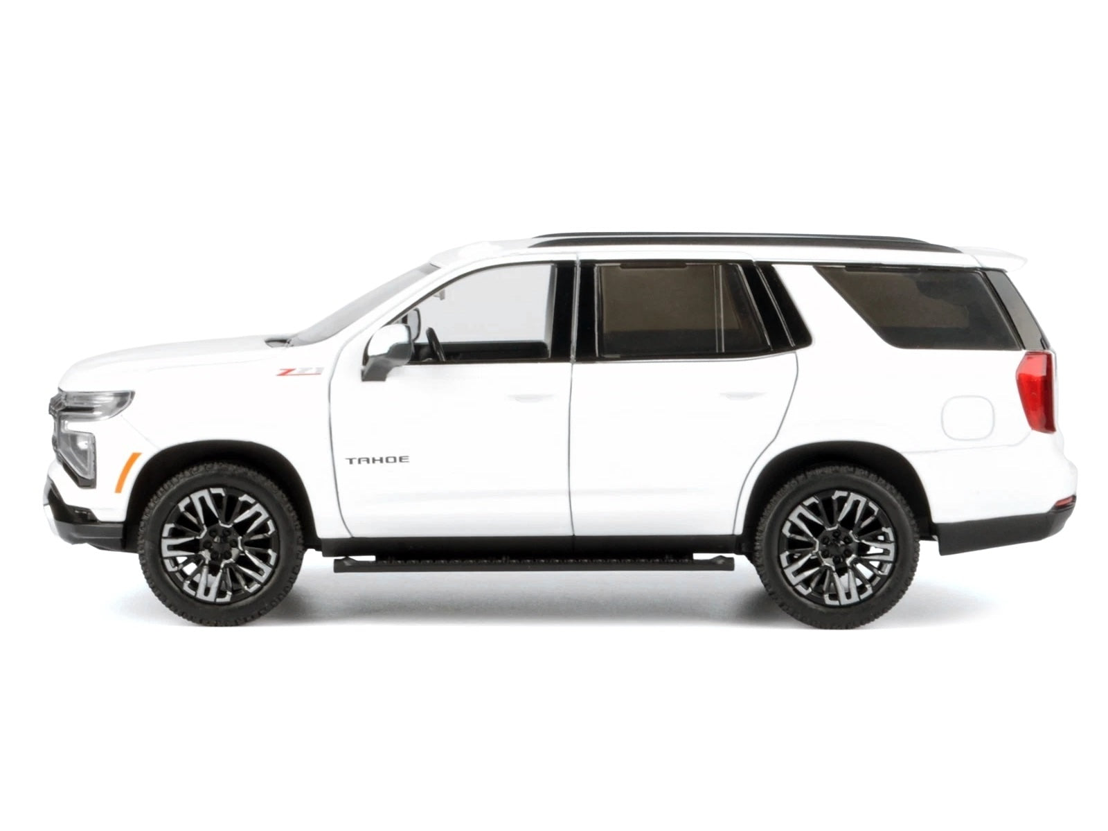 2025 Chevrolet Tahoe Z71 White "Timeless Legends" Series 1/24 Diecast Model Car by Motormax - image 2