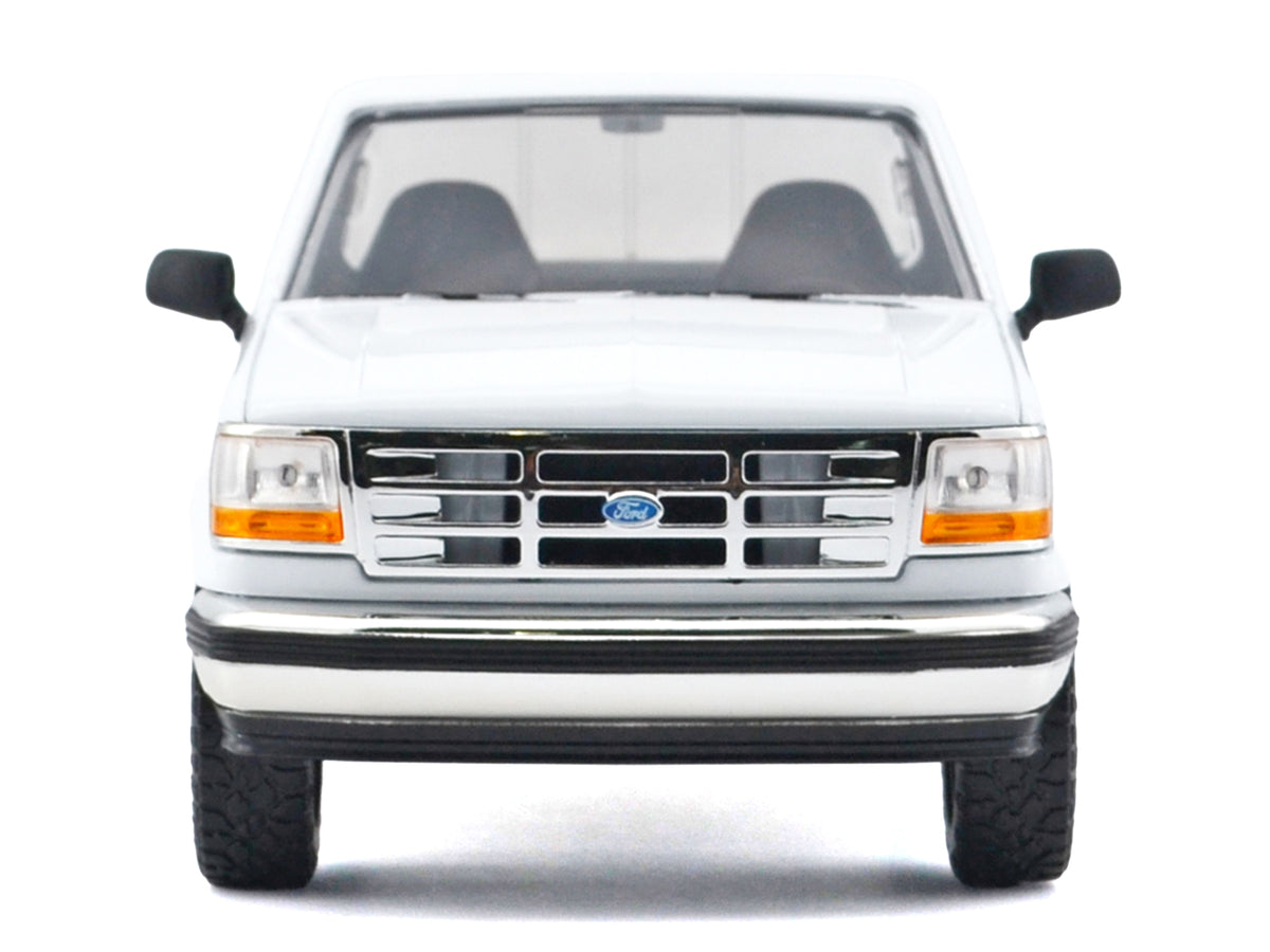 1993 Ford F-150 XLT Pickup Truck White "Timeless Legends" Series 1/24 Diecast Model Car by Motormax - image 3