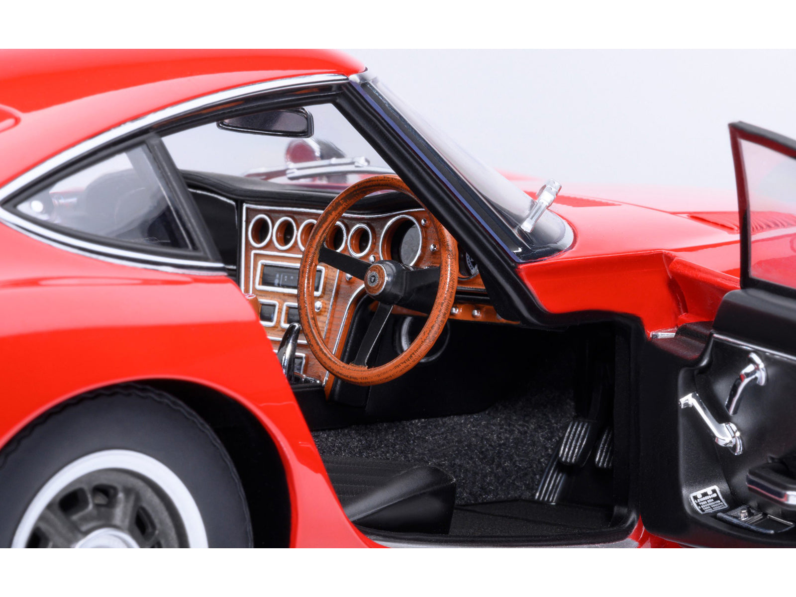 1967 Toyota 2000GT RHD (Right Hand Drive) Red 1/18 Model Car by Autoart - image 4