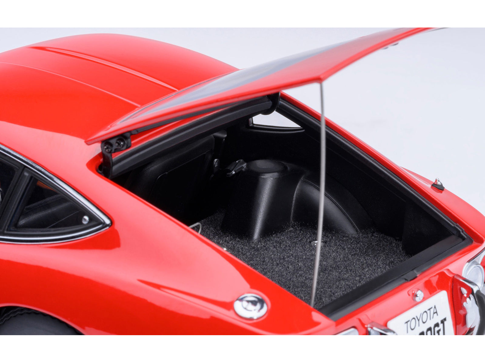 1967 Toyota 2000GT RHD (Right Hand Drive) Red 1/18 Model Car by Autoart - image 5