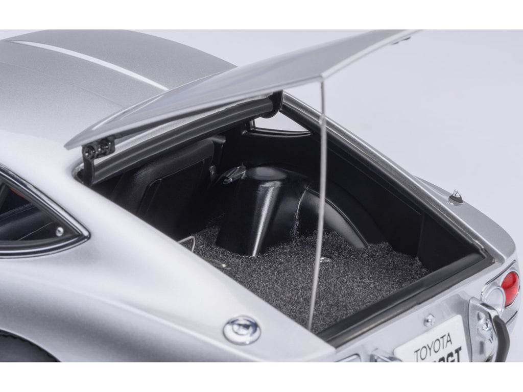 1967 Toyota 2000GT RHD (Right Hand Drive) Silver Metallic 1/18 Model Car by Autoart - image 5