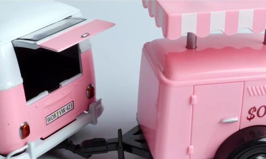 Volkswagen T1 Delivery Van with Ice-Cream Trailer Pink and White "Ice-Cream Shop" 1/24 Diecast Model Car by Motormax - image 2