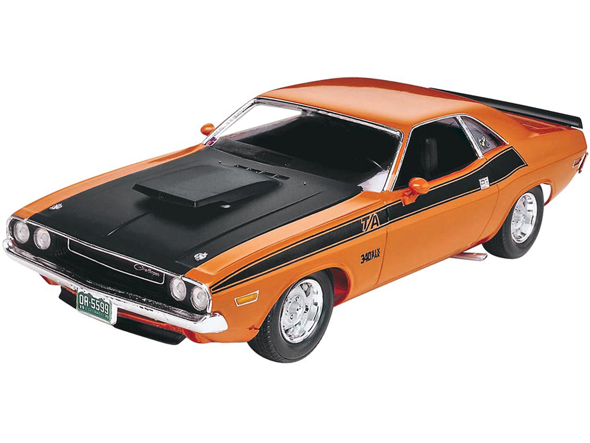 Level 4 Model Kit 1970 Dodge Challenger T/A "Streetburner" 2-in-1 Kit 1/24 Scale Model by Revell - image 5