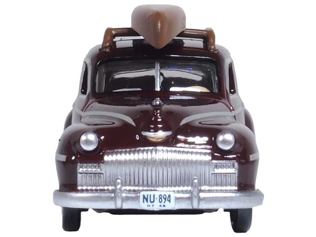 1946 DeSoto Suburban with Roof Rack and Canoe Royal Maroon 1/87 (HO) Scale Diecast Model Car by Oxford Diecast - image 4