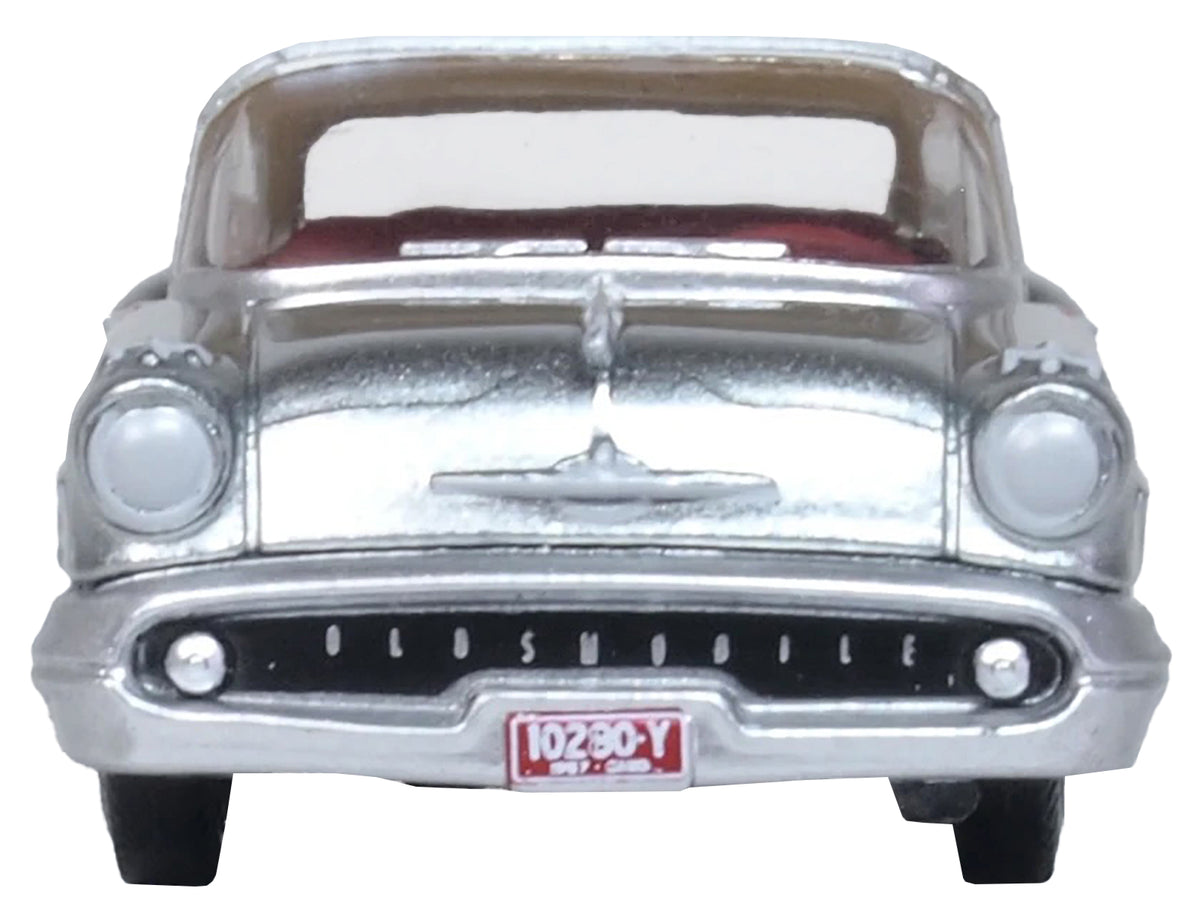 1957 Oldsmobile 88 Convertible (Top-Up) Juneau Gray with White Top and Red Interior 1/87 (HO) Scale Diecast Model Car by Oxford Diecast - image 3