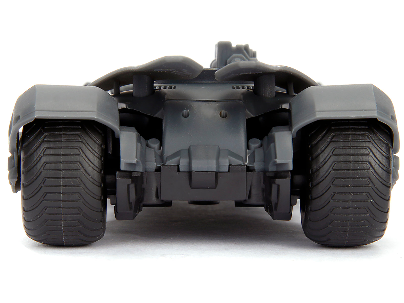 "Justice League" Movie Batmobile 1/32 Diecast Model Car by Jada - image 3