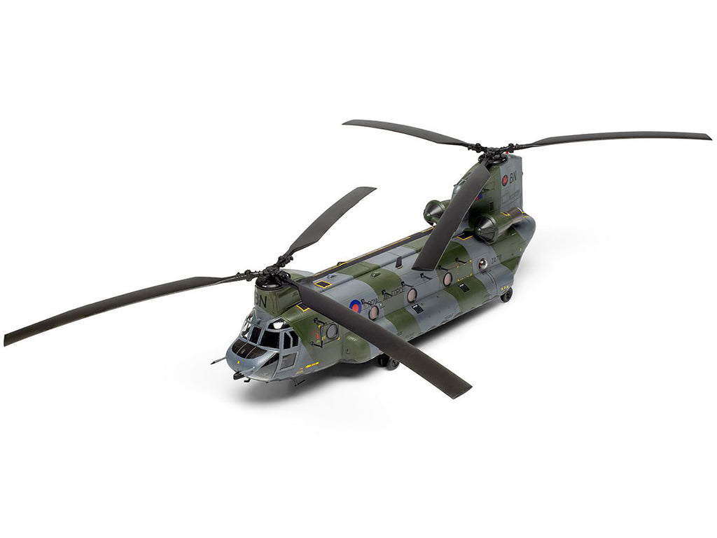 Level 3 Model Kit Boeing Chinook HC.1 Helicopter with 2 Scheme Options 1/72 Plastic Model Kit by Airfix - image 2