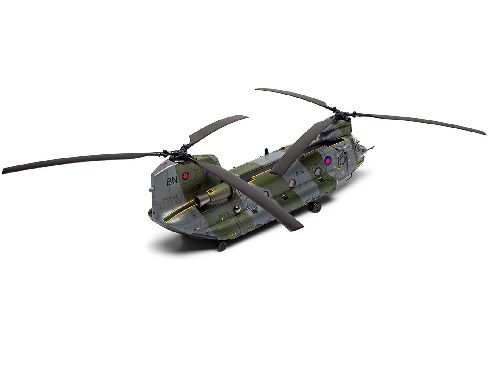 Level 3 Model Kit Boeing Chinook HC.1 Helicopter with 2 Scheme Options 1/72 Plastic Model Kit by Airfix - image 3