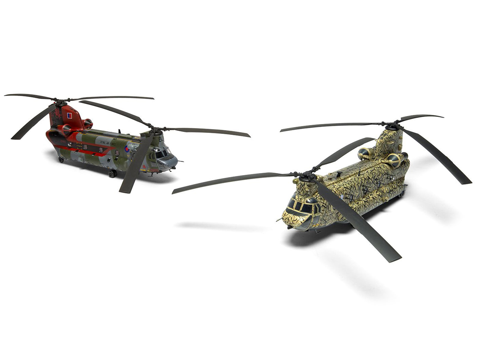 Level 3 Model Kit Boeing Chinook HC.1 (Late Production) Helicopter with 2 Scheme Options 1/72 Plastic Model Kit by Airfix - image 3