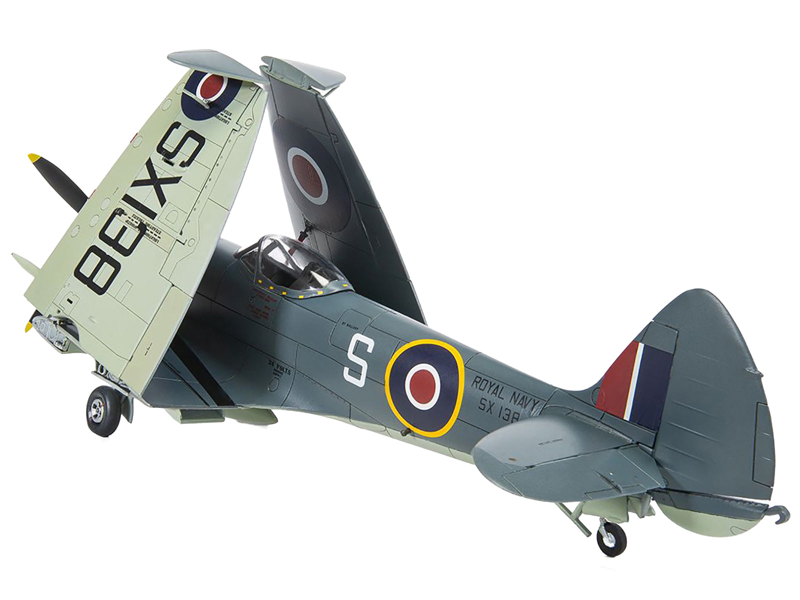 Level 3 Model Kit Supermarine Seafire F.XVII Fighter Aircraft with 3 Scheme Options 1/48 Plastic Model Kit by Airfix - image 5