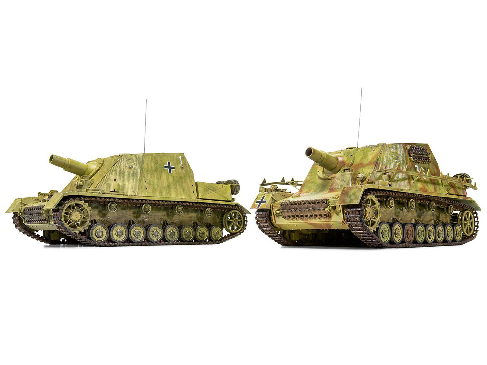 Level 3 Model Kit Sturmpanzer IV Brummbar "Mid Version" Tank with 2 Scheme Options 1/35 Plastic Model Kit by Airfix - image 3