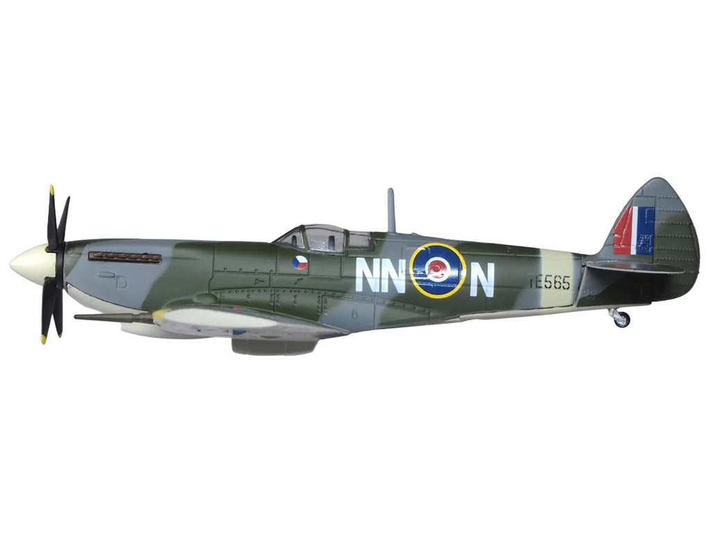 Supermarine Spitfire LF MK IXe Fighter Aircraft "TE565 10th (Czech) Fighter Squadron RAF Manston" Royal Air Force 1/72 Diecast Model Airplane by Oxford Diecast - image 2