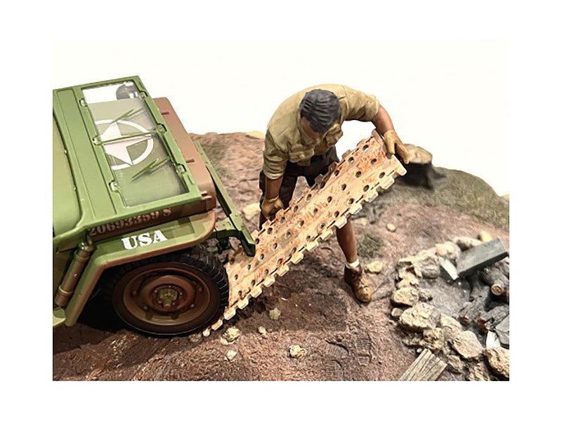 "4X4 Mechanic" Figure 8 with Board Accessory for 1/18 Scale Models by American Diorama - image 3
