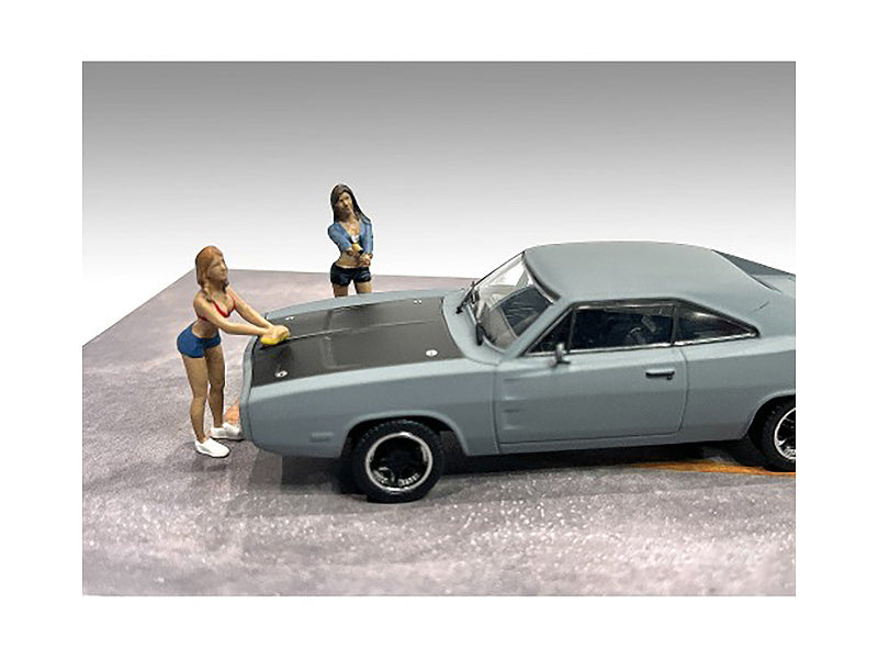 "Car Wash Girls" Set 2 Jessica and Jennifer 2 Piece Figure Set for 1/43 Scale Models by American Diorama - image 2