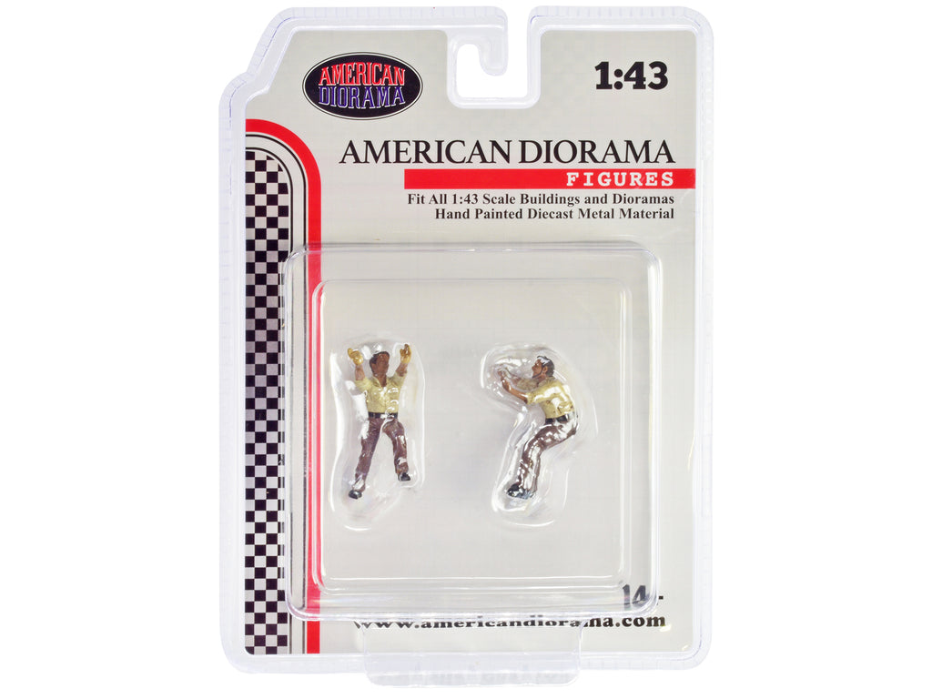 "4X4 Mechanics" 2 Piece Diecast Figure Set 3 for 1/43 Scale Models by American Diorama - image 4
