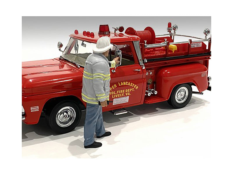"Firefighters" Fire Captain Figure for 1/24 Scale Models by American Diorama - image 3