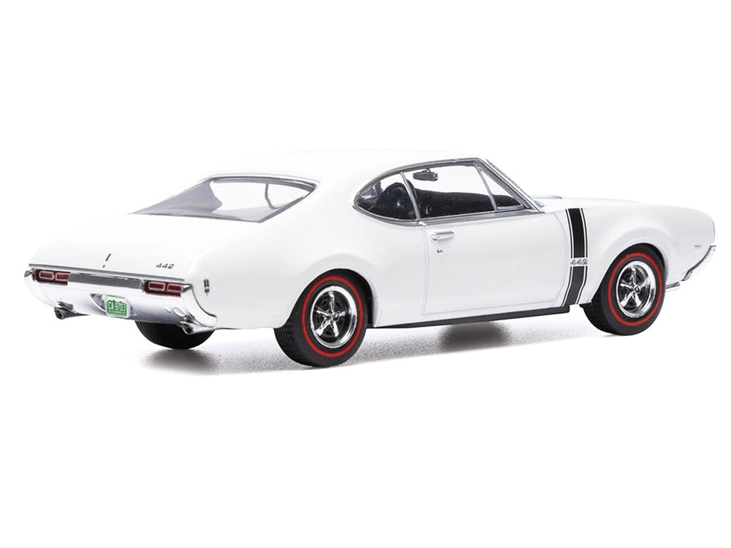 1970 Oldsmobile 442 W-30 Coupe White with Black Stripes 1/43 Diecast Model Car by IXO Models