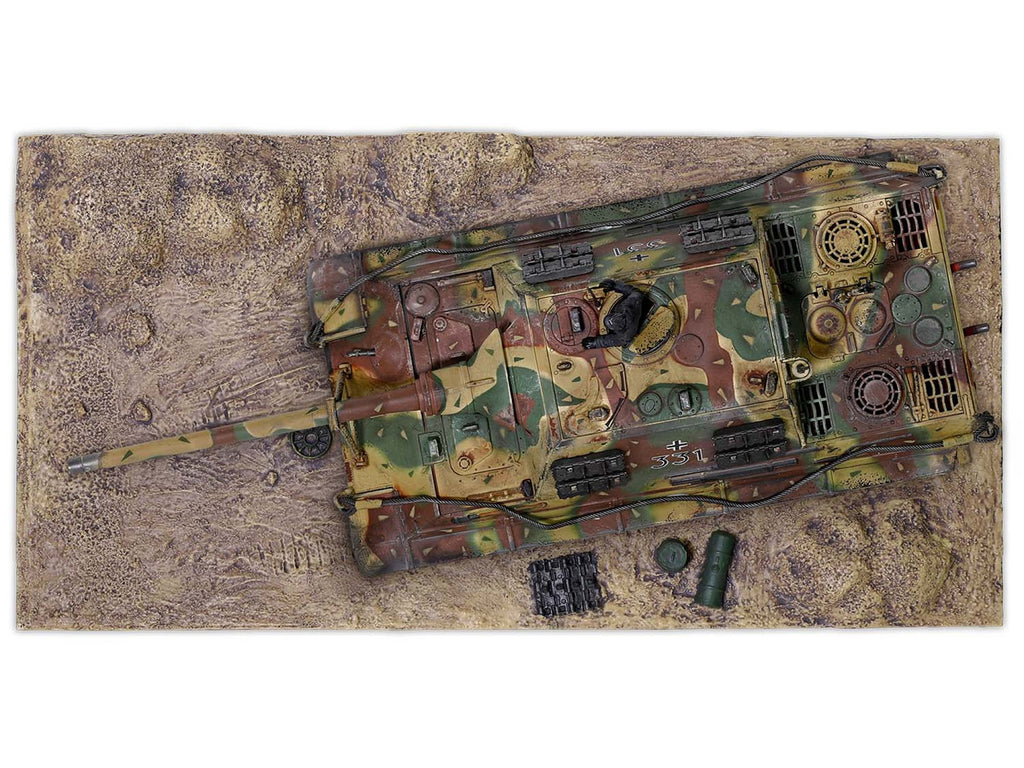 German Sd.Kfz.186 Panzerjager Tiger Ausf. B Heavy Tank "JagdTiger (Henschel suspension) No.331 sPzJgrAbt 653 Germany" (1945) German Army "Armored Fighting Vehicle" Series 1/32 Diecast Model by Forces of Valor - image 5