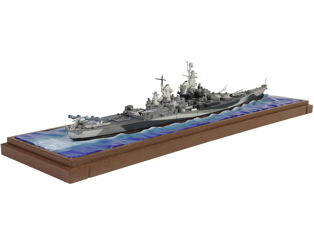 USS Missouri (BB-63) Iowa-class Battleship "Battle of Okinawa" (1945) United States Navy (Waterline Edition) "Battleship" Series 1/700 Diecast Model by Forces of Valor - image 5