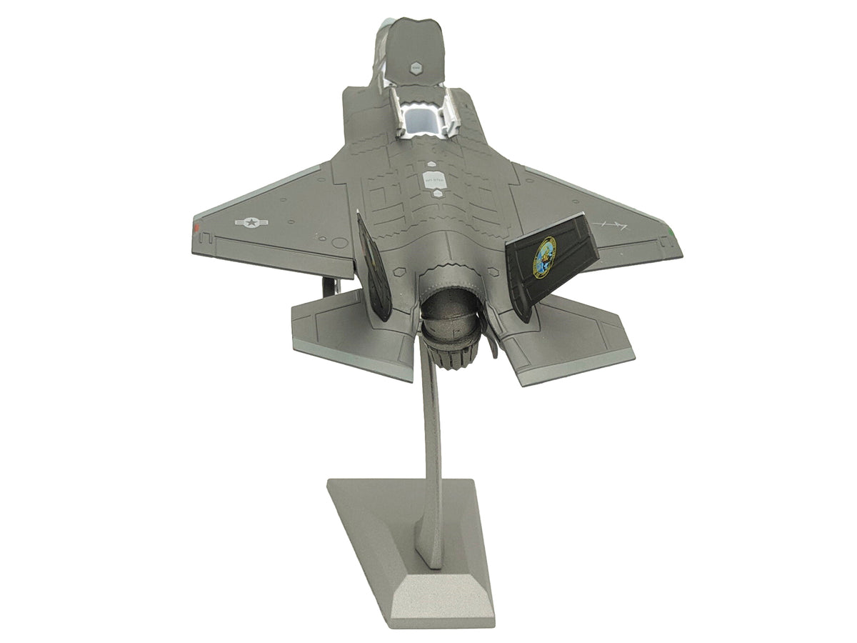 Lockheed Martin F-35B (STOVL) Lightning II Aircraft "BF-01 Prototype Air Test an Evaluation Squadron 23 (VX-23) Salty Dogs" (2009) United States Navy 1/72 Diecast Model Airplane - image 5