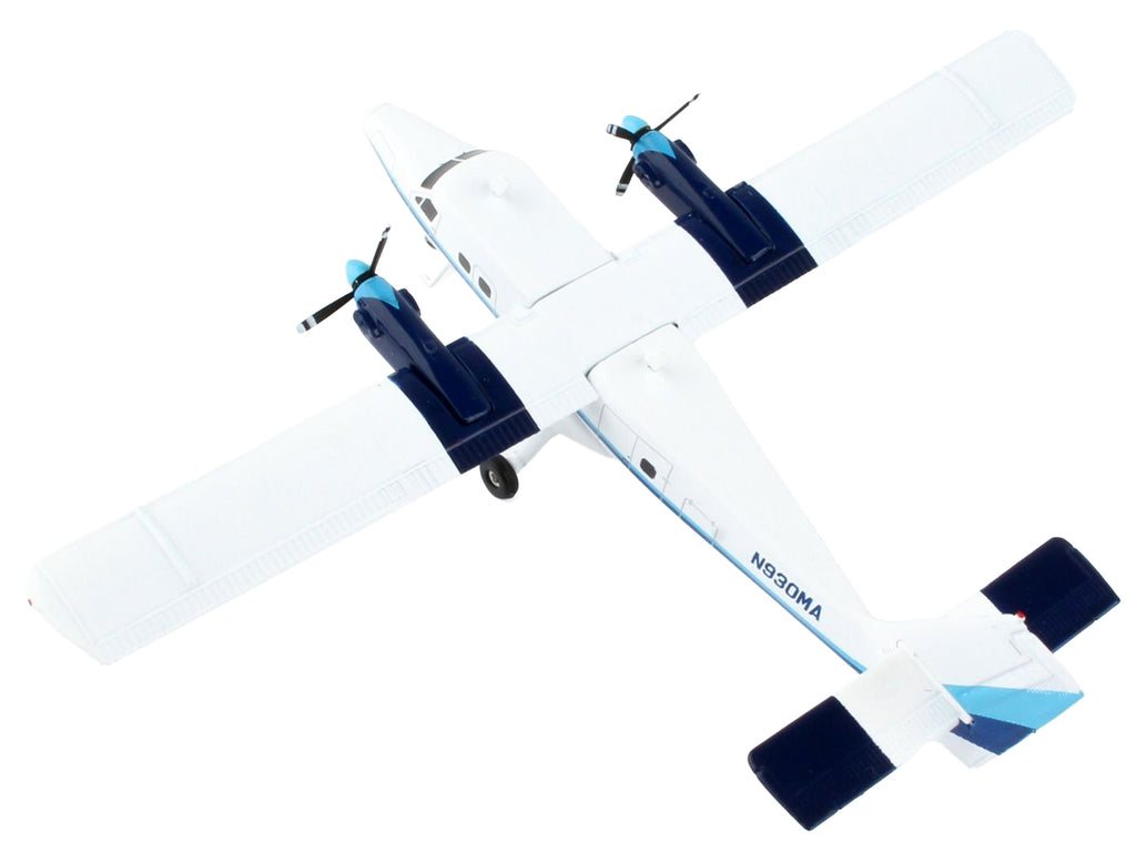 De Havilland DHC-6-200 Commercial Aircraft "Eastern Air Lines - Metro Express" White with Blue Stripes "Gemini 200" Series 1/200 Diecast Model Airplane by GeminiJets - image 4
