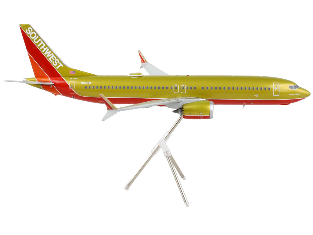 Boeing 737 MAX 8 Commercial Aircraft "Southwest Airlines" Gold and Red "Gemini 200" Series 1/200 Diecast Model Airplane by GeminiJets - image 2