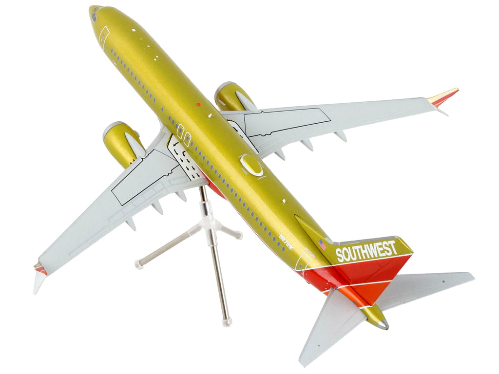 Boeing 737 MAX 8 Commercial Aircraft "Southwest Airlines" Gold and Red "Gemini 200" Series 1/200 Diecast Model Airplane by GeminiJets - image 3