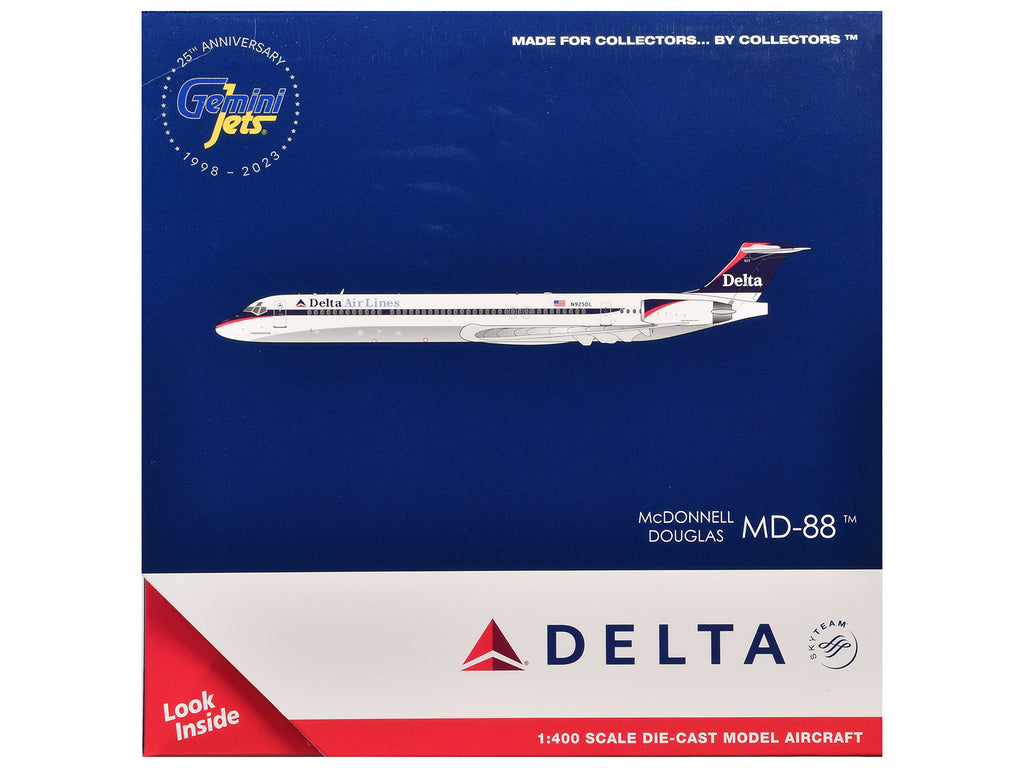 McDonnell Douglas MD-88 Commercial Aircraft "Delta Air Lines" (N925DL) White with Blue and Red Graphics 1/400 Diecast Model Airplane by GeminiJets - image 3