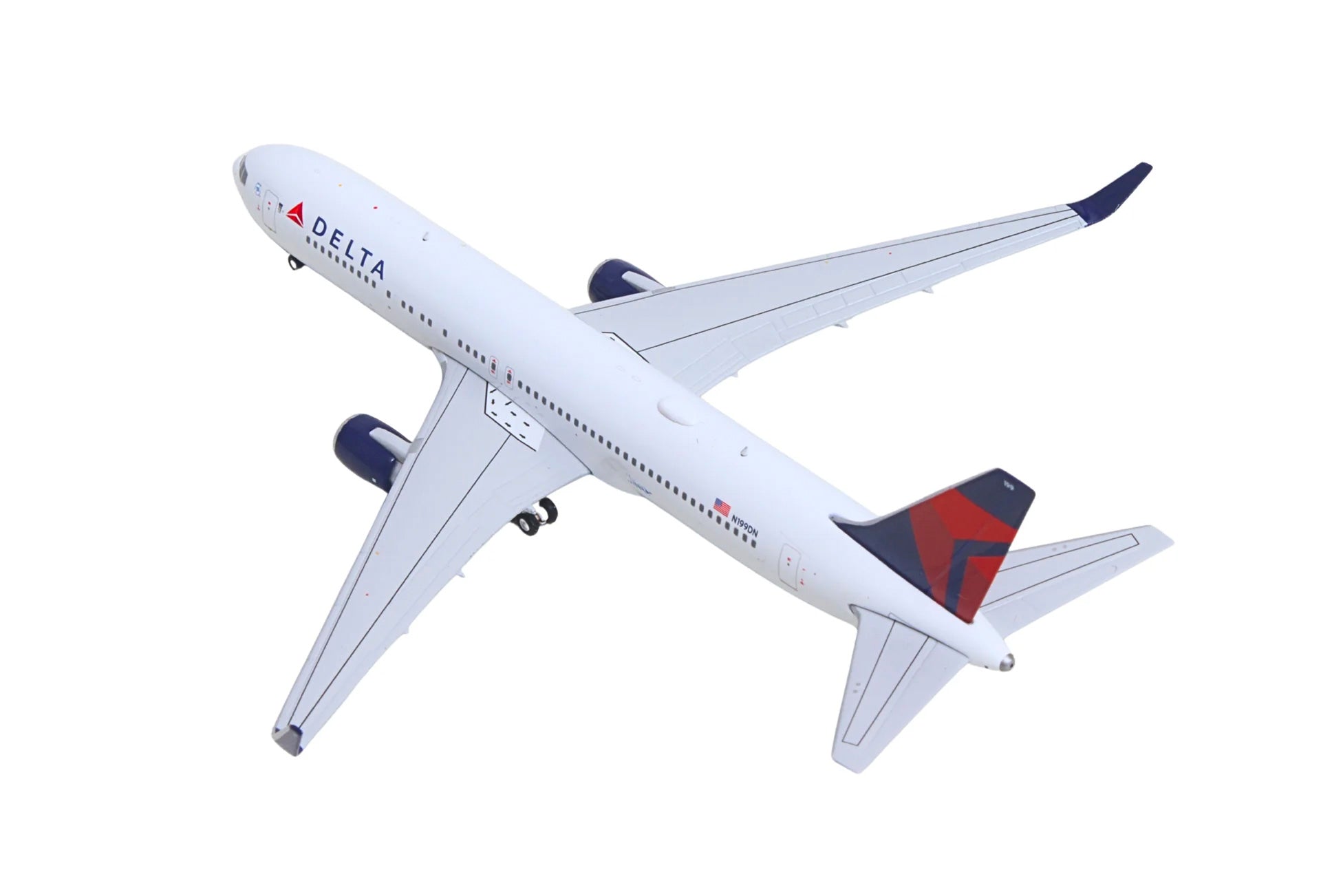 Boeing 767-300ER Commercial Aircraft "Delta Air Lines" (N199DN) White with Red and Blue Tail 1/400 Diecast Model by GeminiJets