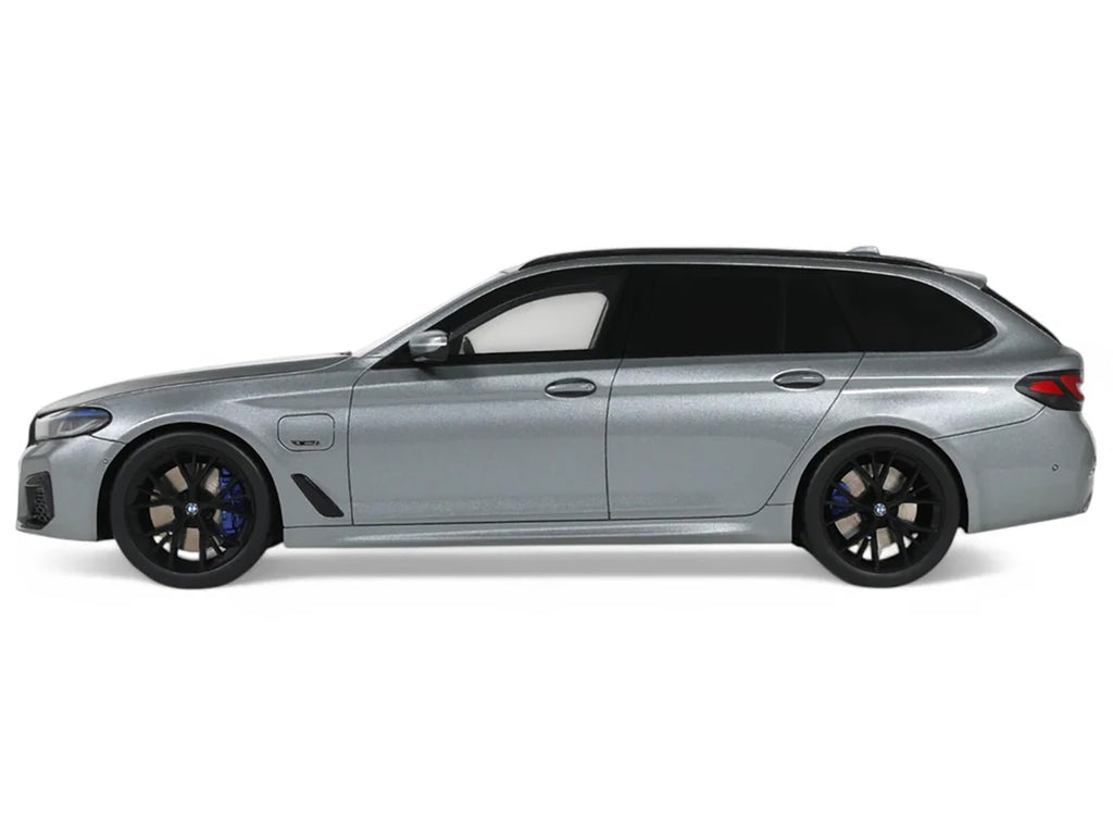 2023 BMW 530E XDrive M Silver Metallic 1/18 Model Car by GT Spirit - image 4