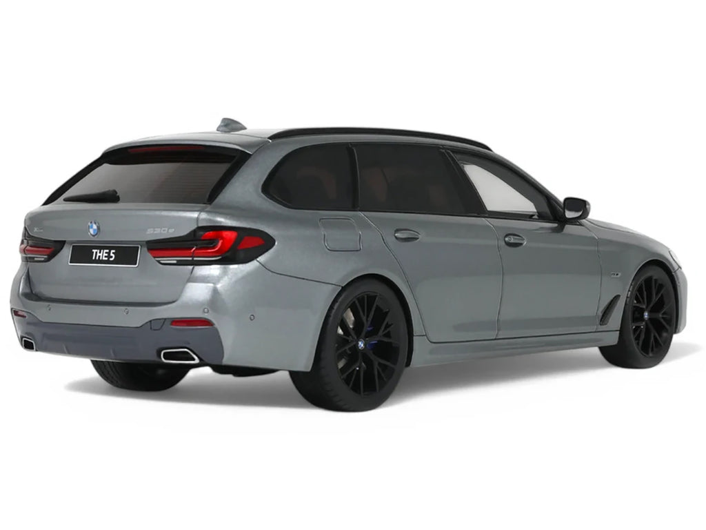 2023 BMW 530E XDrive M Silver Metallic 1/18 Model Car by GT Spirit - image 5