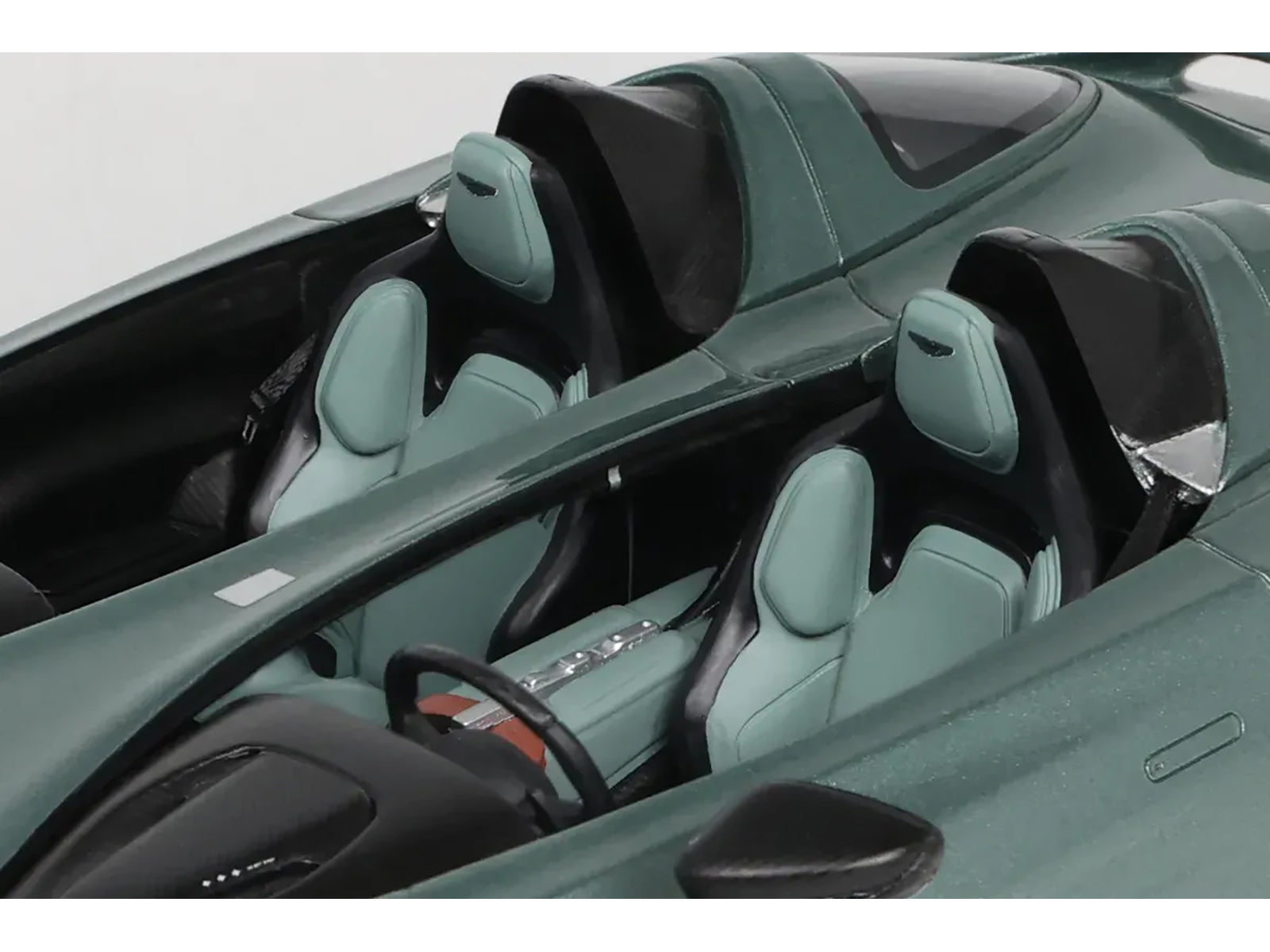 Aston Martin V12 Speedster Green Metallic 1/18 Model Car by GT Spirit - image 2