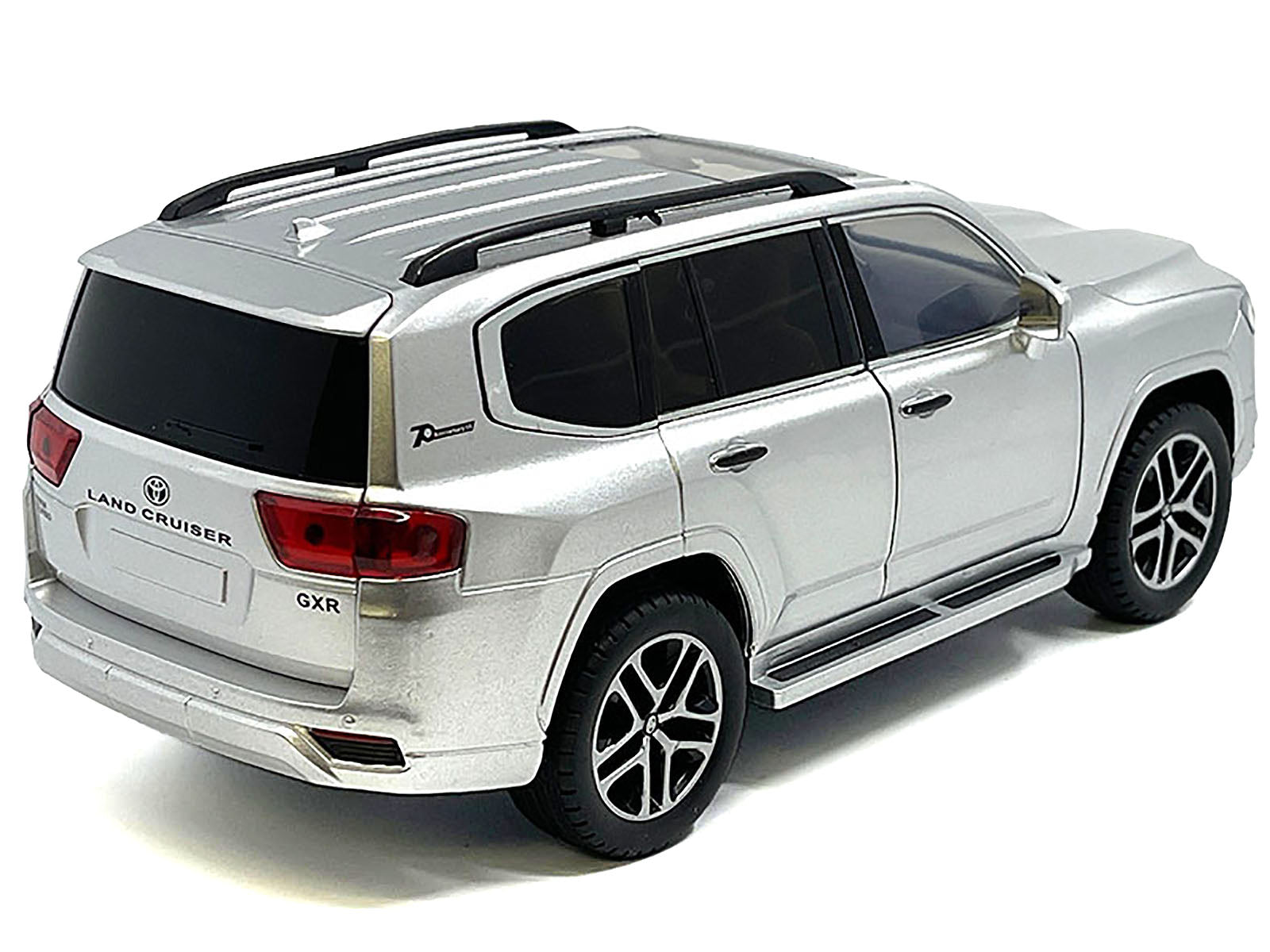 Toyota Land Cruiser Silver Metallic with Sun Roof 1/24 Diecast Model Car - image 3