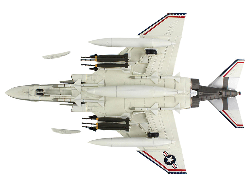 McDonnell Douglas F-4J Phantom II Fighter-Bomber Aircraft "153828 MCAS Iwakuni Japan" (1976) United States Marine Corps "Air Power Series" 1/72 Diecast Model by Hobby Master - image 4
