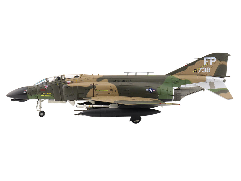 McDonnell Douglas F-4D Phantom II Fighter-Bomber Aircraft "66-8738 Night Owl 497th TFS Ubon RTAFB Thailand" (1972) United States Air Force "Air Power Series" 1/72 Diecast Model by Hobby Master - image 2