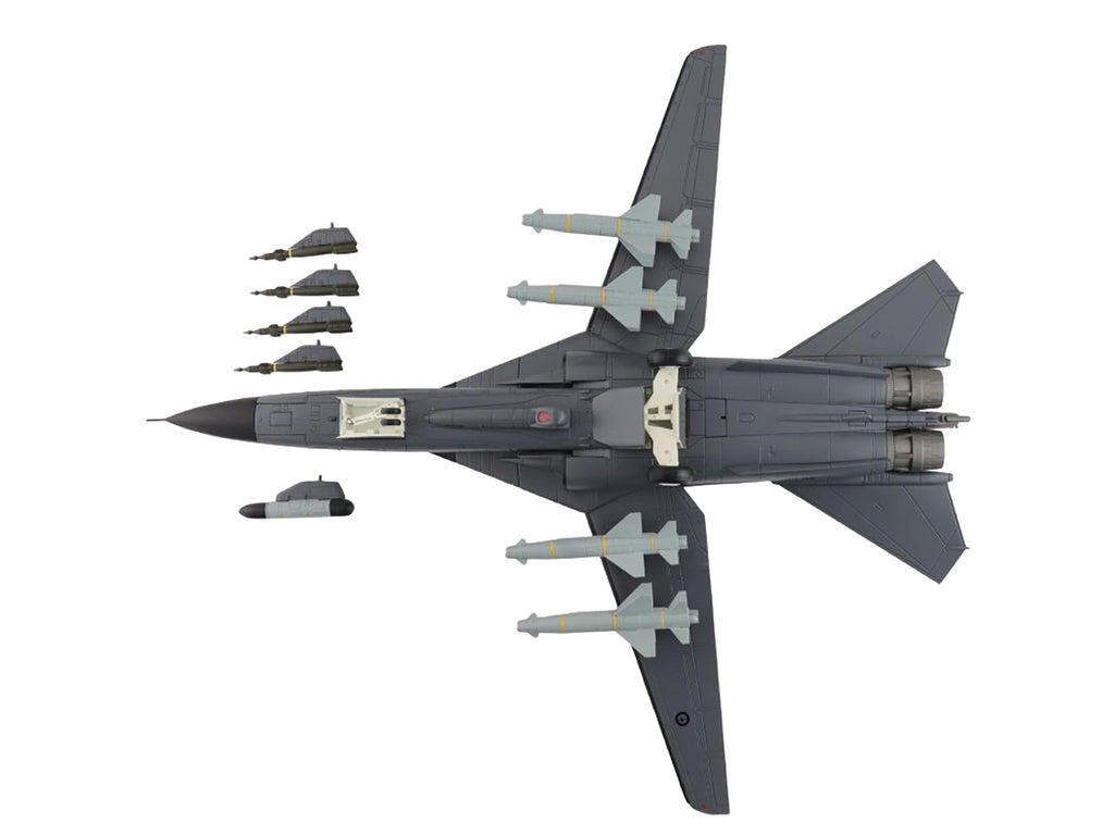 General Dynamics F-111C Pig Aircraft "A8-131 F-111 Operations 30th Anniversary" (2003) Royal Australian Air Force "Air Power Series" 1/72 Diecast Model by Hobby Master - image 4