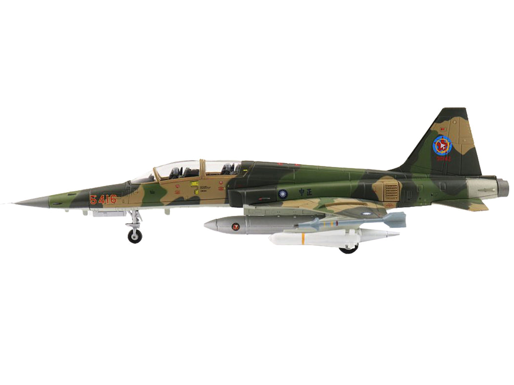 Northrop F-5F Tiger II Aircraft "46th Aggressor Squadron 7th Flight Training Wing" Republic of China Air Force "Air Power Series" 1/72 Diecast Model by Hobby Master - image 2