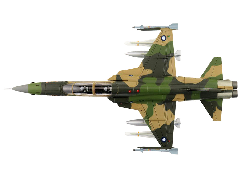Northrop F-5F Tiger II Aircraft "46th Aggressor Squadron 7th Flight Training Wing" Republic of China Air Force "Air Power Series" 1/72 Diecast Model by Hobby Master - image 3