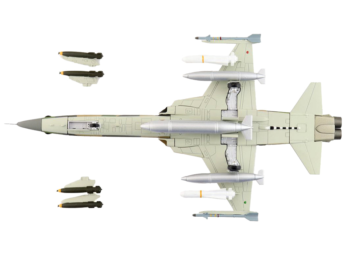 Northrop F-5F Tiger II Aircraft "46th Aggressor Squadron 7th Flight Training Wing" Republic of China Air Force "Air Power Series" 1/72 Diecast Model by Hobby Master - image 4