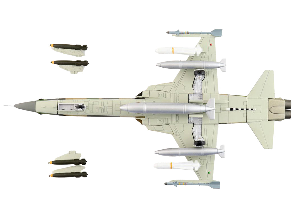 Northrop F-5F Tiger II Aircraft "46th Aggressor Squadron 7th Flight Training Wing" Republic of China Air Force "Air Power Series" 1/72 Diecast Model by Hobby Master - image 4
