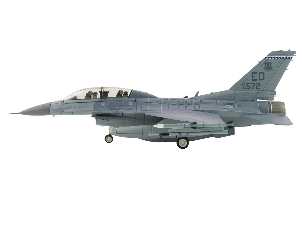 Lockheed F-16D Fighting Falcon Fighter Aircraft "85-1572 Edwards Air Force Base" (2024) United States Air Force "Air Power Series" 1/72 Diecast Model by Hobby Master - image 2