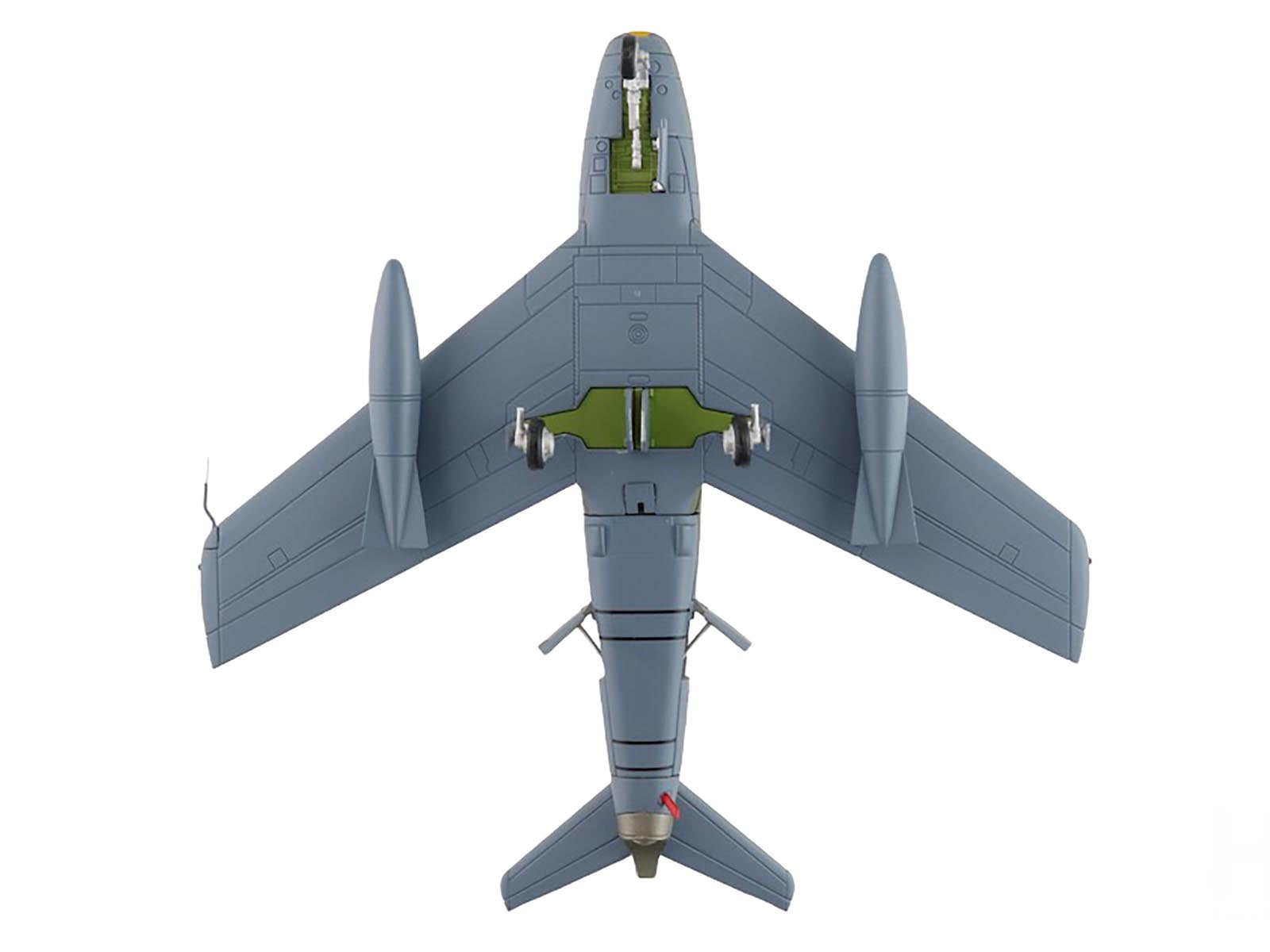 Canadair Sabre Mk.6 Fighter Aircraft "23622 430 Squadron" (1950s) Royal Canadian Air Force "Air Power Series" 1/72 Diecast Model by Hobby Master - image 4