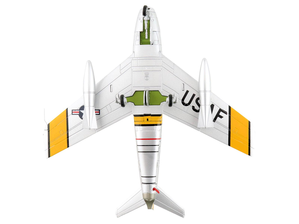 North American F-86E Sabre Fighter Aircraft "51-2752 Colonel George Andrew Davis Jr. 4th FIG 334th FIS" (1952) United States Air Force "Air Power Series" 1/72 Diecast Model by Hobby Master - image 4