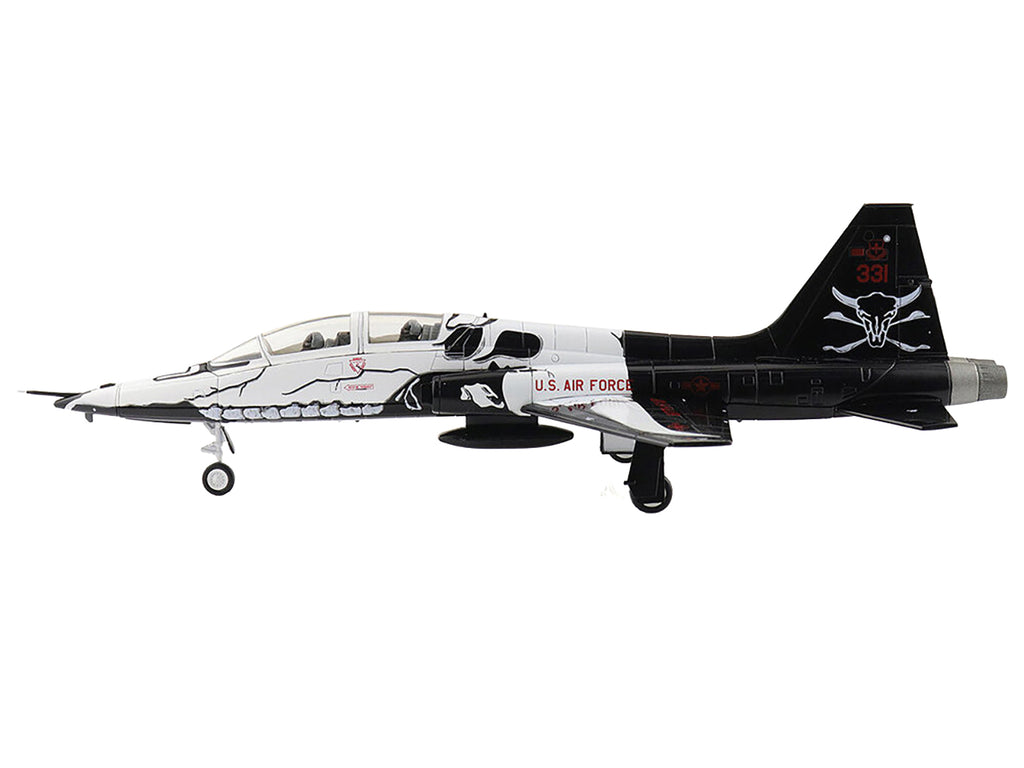 Northrop T-38C Talon Aircraft "65-10331 FAIP Scheme 87th FTS Laughlin AFB" (2021) United States Air Force "Air Power Series" 1/72 Diecast Model by Hobby Master - image 2