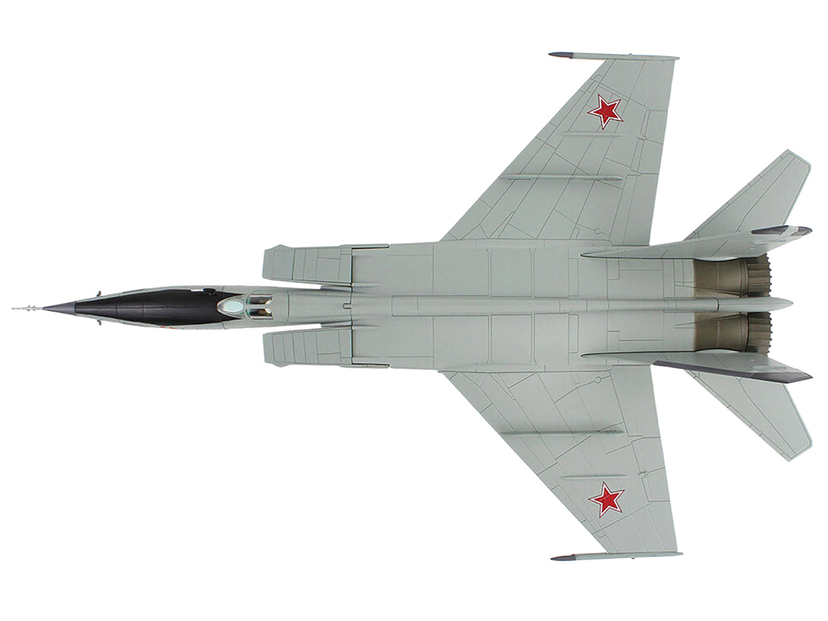 Mikoyan-Gurevich MiG-25RBT Aircraft "Red 46 47th Guards Reconnaissance Aviation Regiment 2nd Squadron" (2001) Russian Air Force "Air Power Series" 1/72 Diecast Model by Hobby Master - image 3